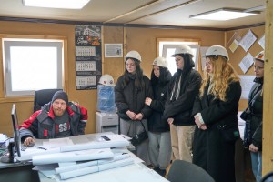 В Ярославской области школьникам продемонстрировали работу дорожной лаборатории